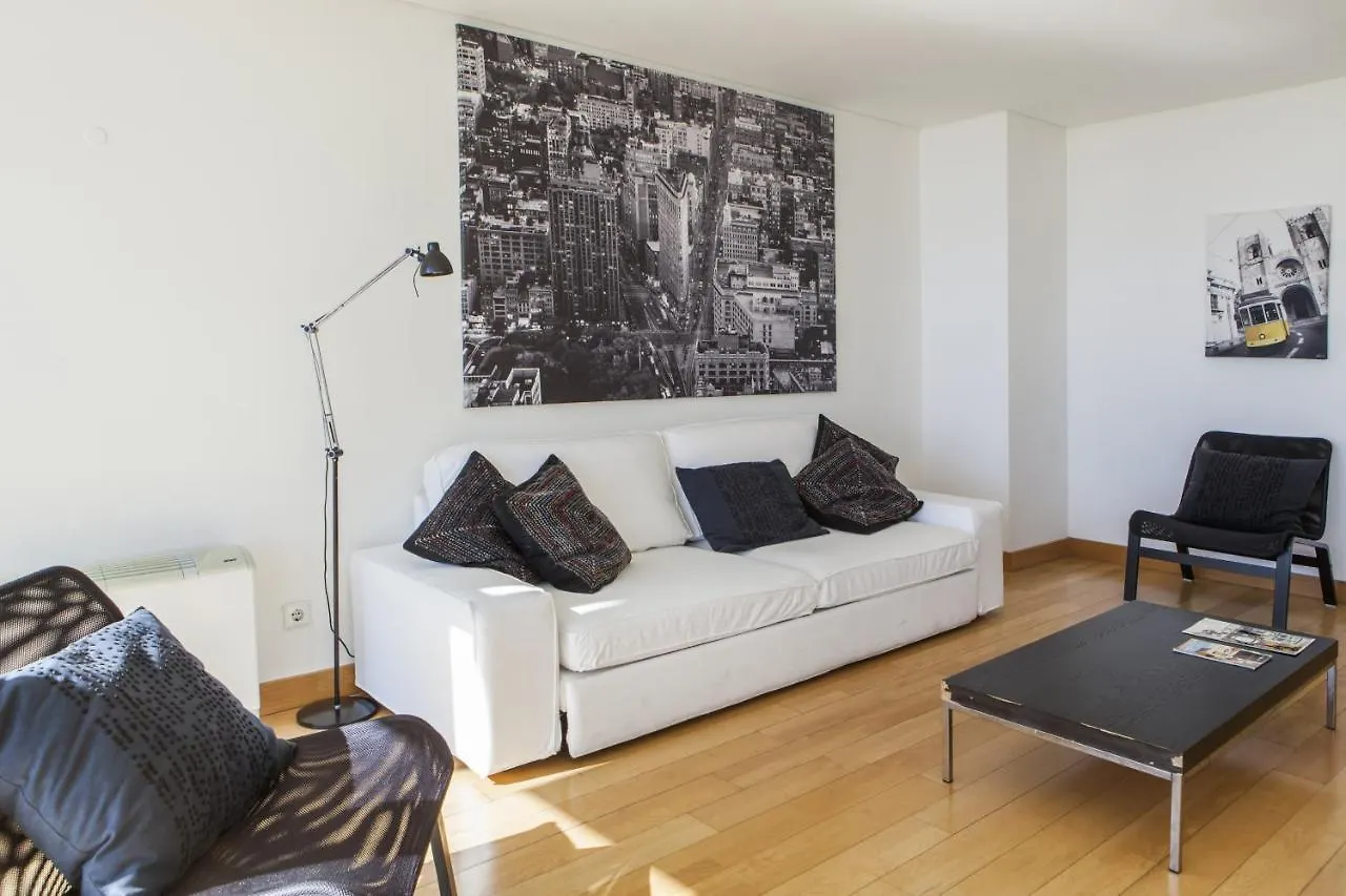 Rent4Rest Lisbon Parque Das Nacoes 17Th Floor River View 0*,  Portogallo